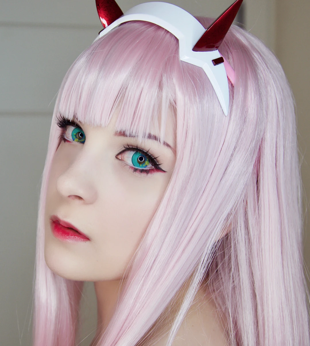kazzue-color-contacts-coscon-anime-turquoise-3