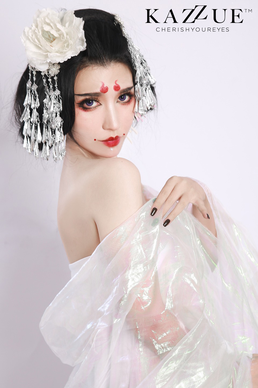 kazzue-color-contacts-blytheye-violet-3