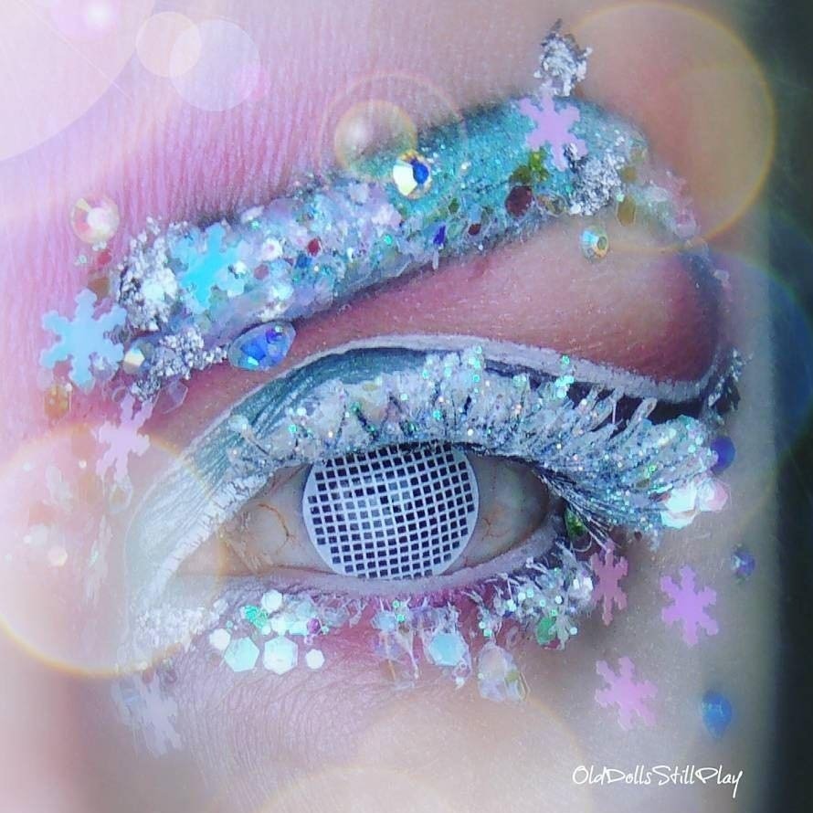 kazzue-color-contacts-white-mesh-2