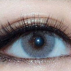 kazzue-color-contacts-glam-silver-2