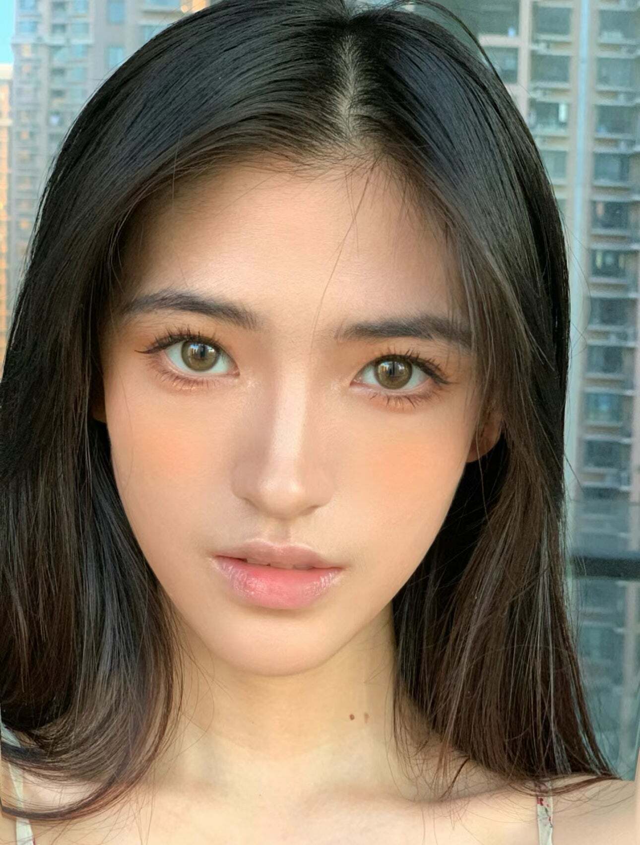 kazzue-color-contacts-toric-visual-olive-3