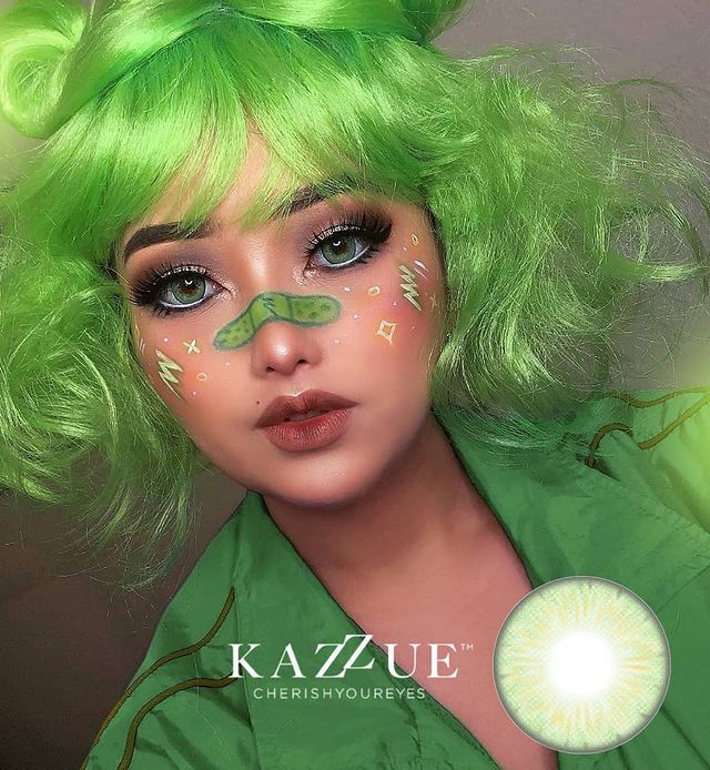 kazzue-color-contacts-fantasy-green-3