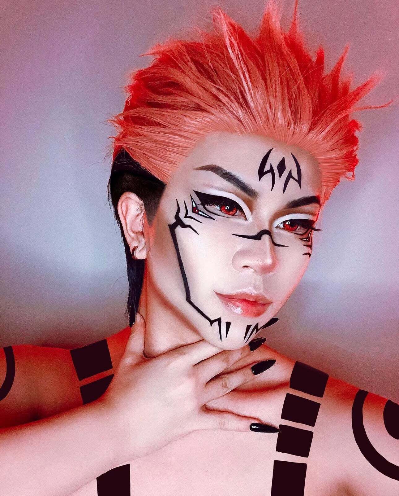 vivid_brilliant_red_color_cosplay_contacts_close_up_lenses_cosplayer_2