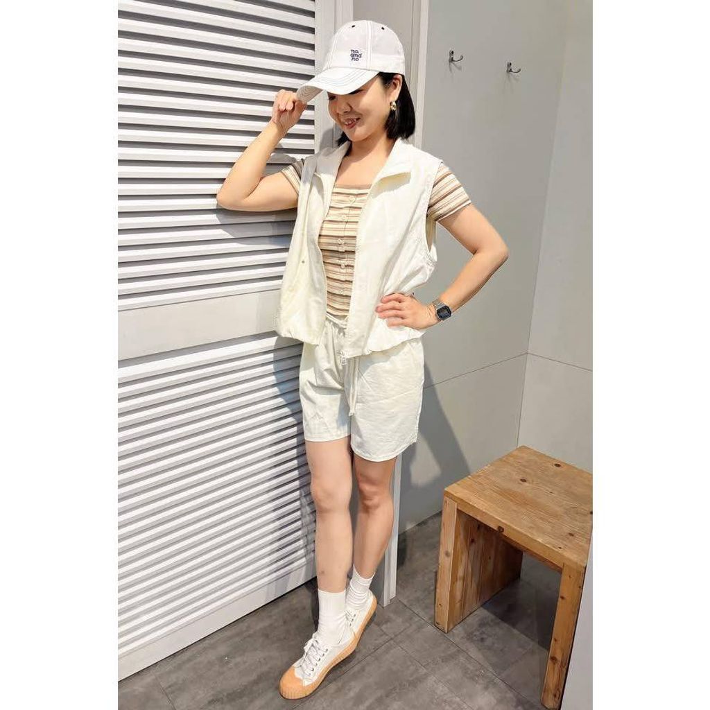 sg-11134275-823qn-motj01f0lkp829
