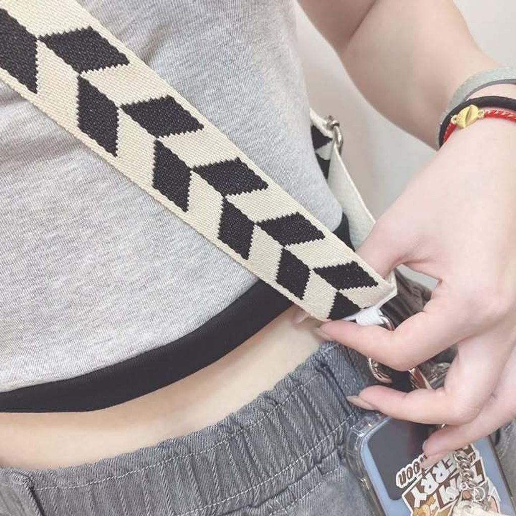 tw-11134207-820lf-moql2jbinswf4e