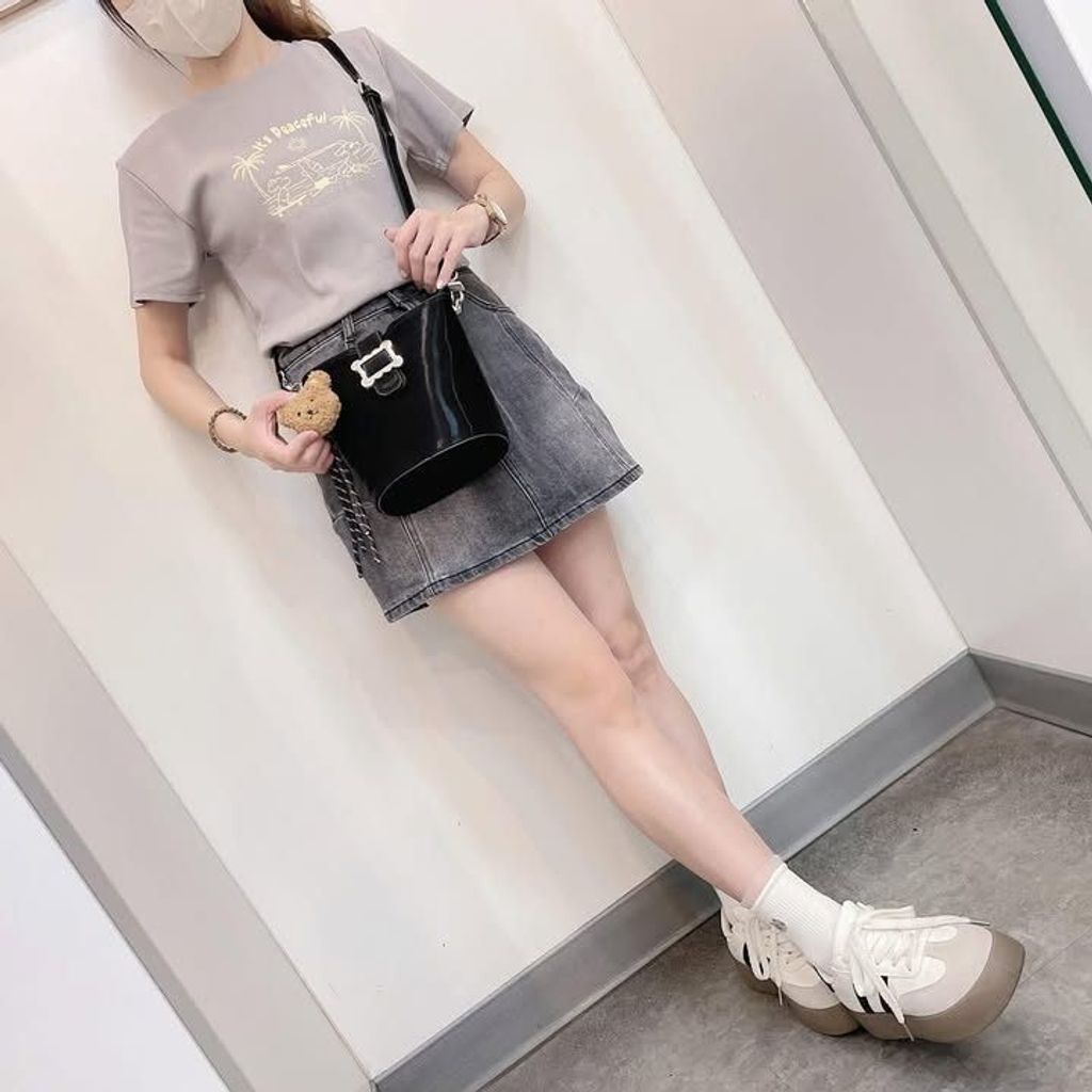 sg-11134275-823or-motj04w5fn637d