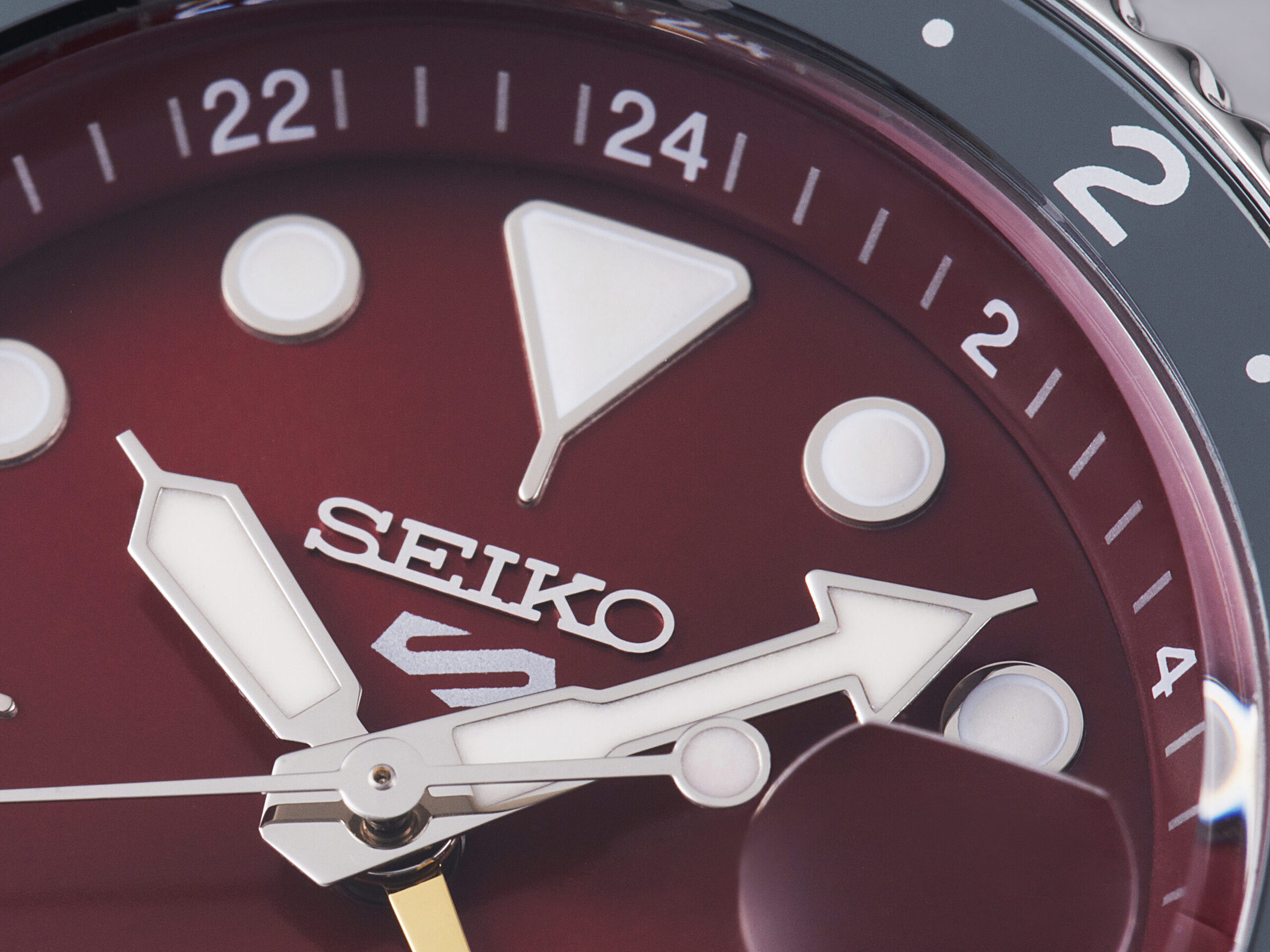 Seiko-271023_Red_details_1a-scaled