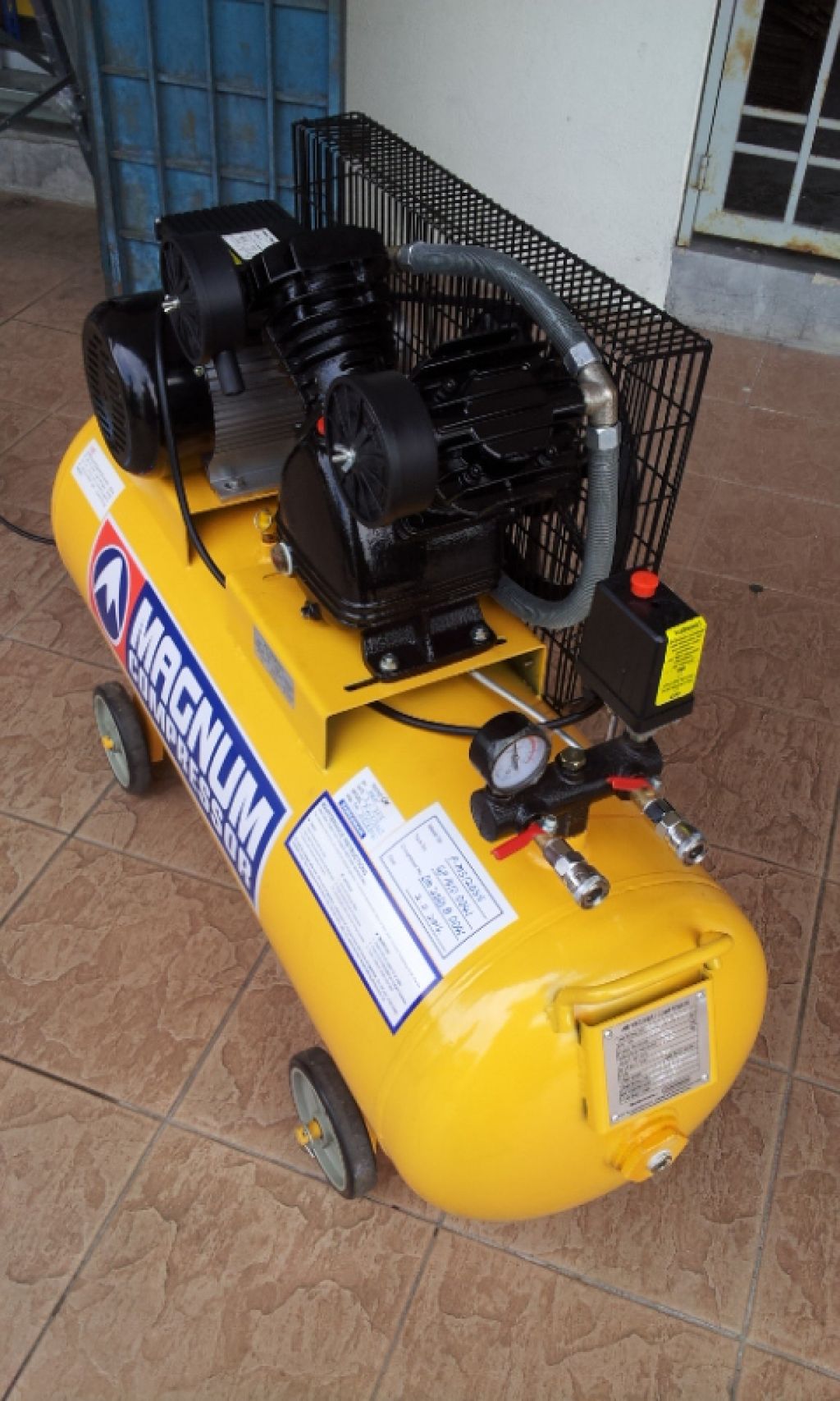 COMPRESOR AIRE CORREAS 3HP 100LT 220V REF,B-2800B/3M/100 AIRUM