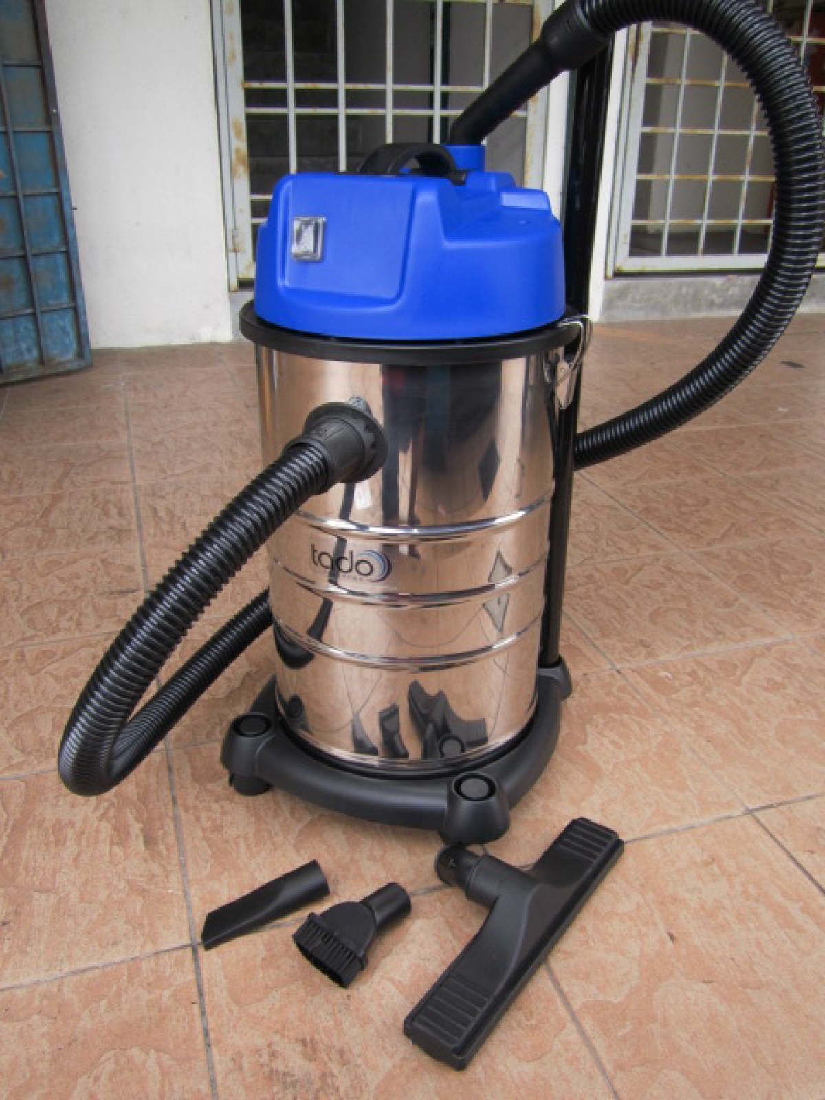 genesis 1200w wet and dry vacuum cleaner review