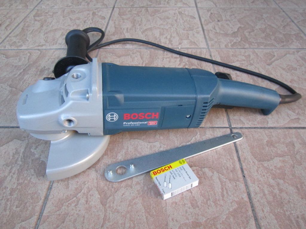 Radial Bosch 2000W, Amoldadora Angular GWS 20 230