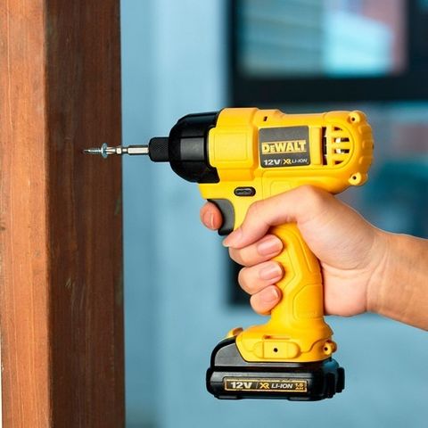 DeWalt 12V Max Cordless 1/4-inch Impact Driver with 27x