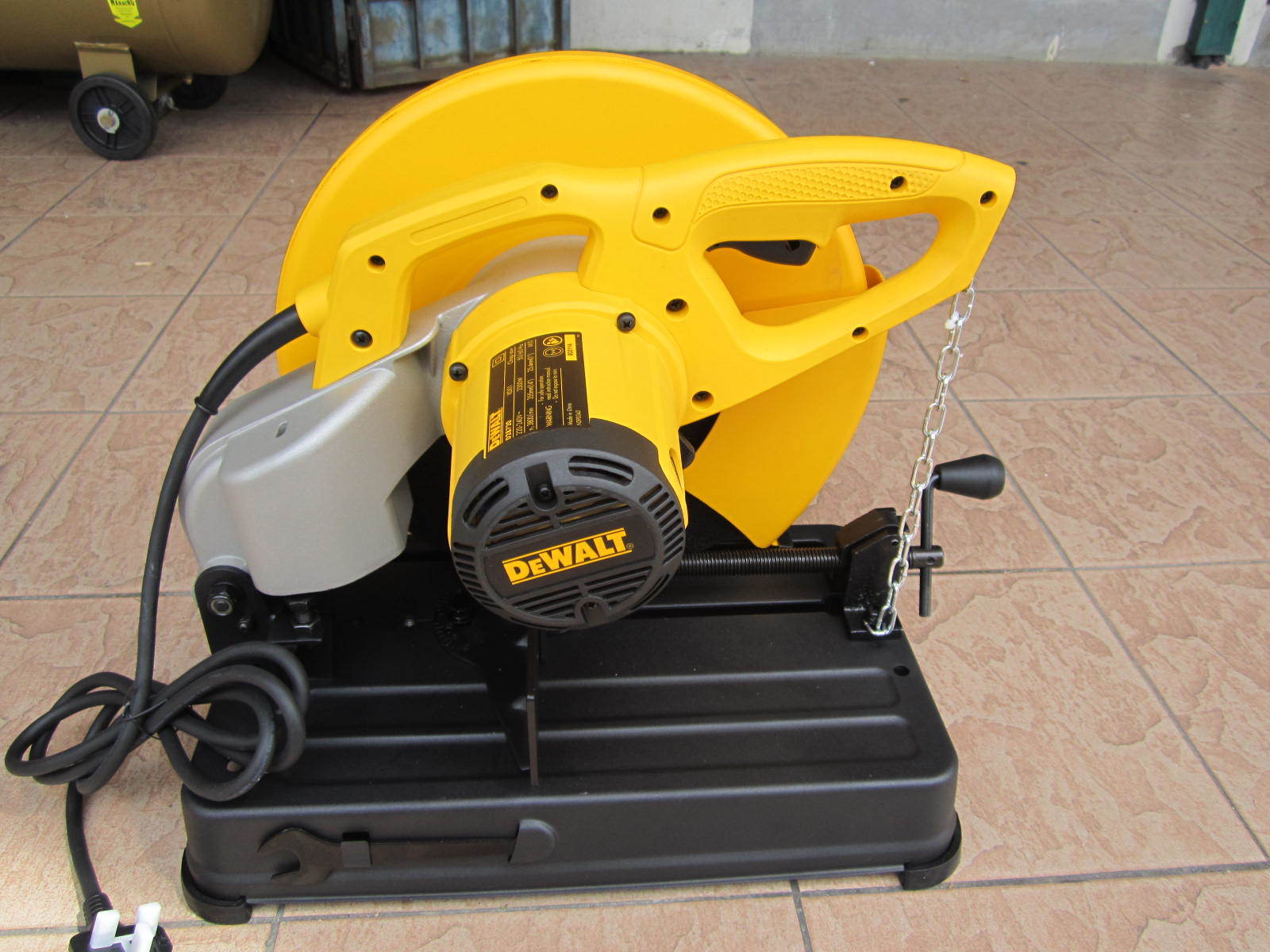 DeWalt 2300W 355mm (14") Abrasive Metal Chop Saw MY Power Tools