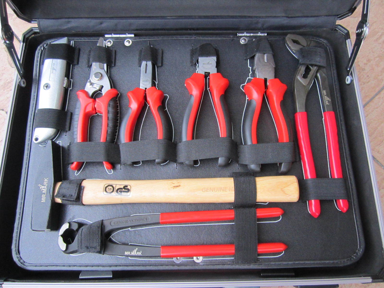 Mr.Mark 130pcs Taiwan Tools Kit Set (Aluminium Carry Case) MY Power Tools