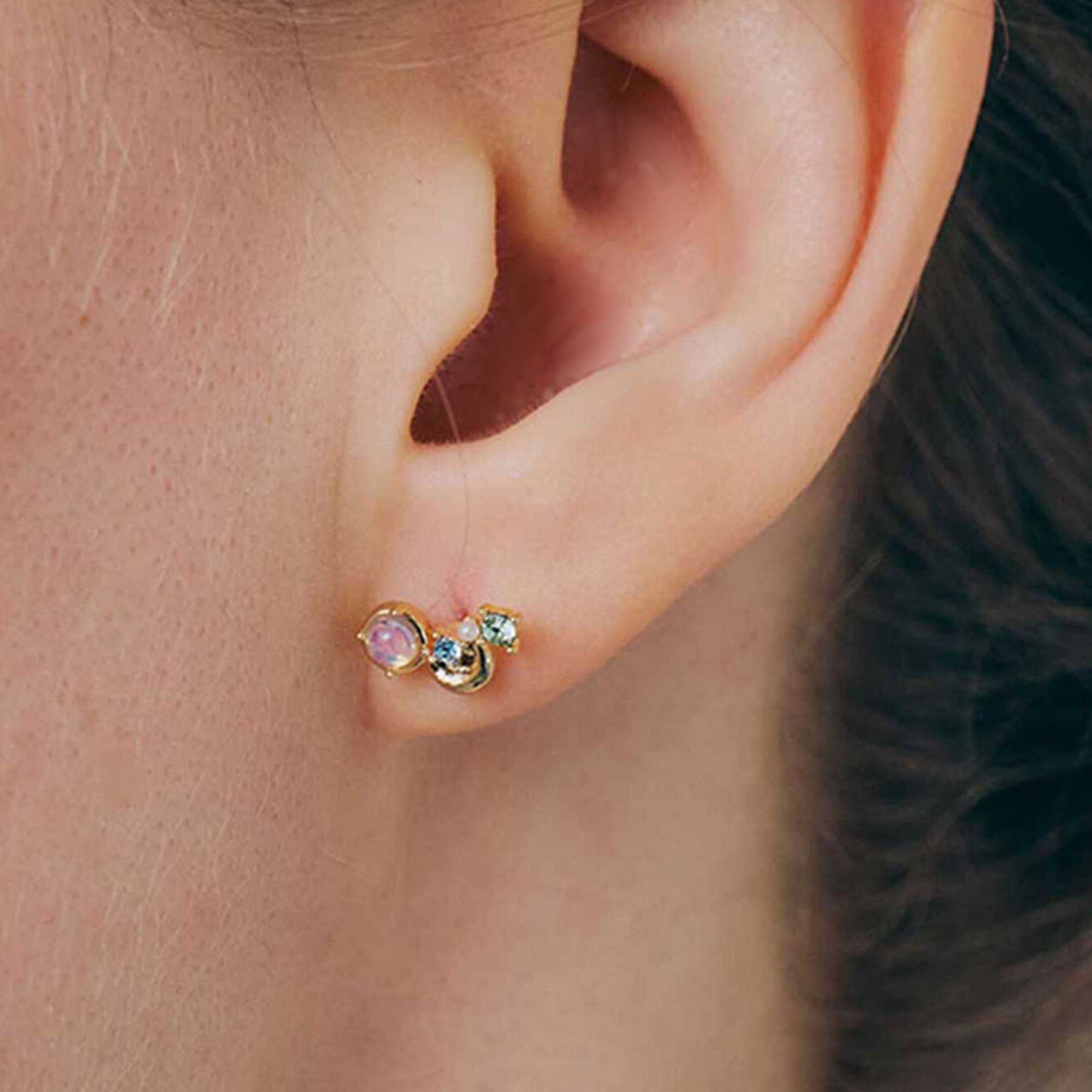 MUK-MM-EAR-GROUP (2)