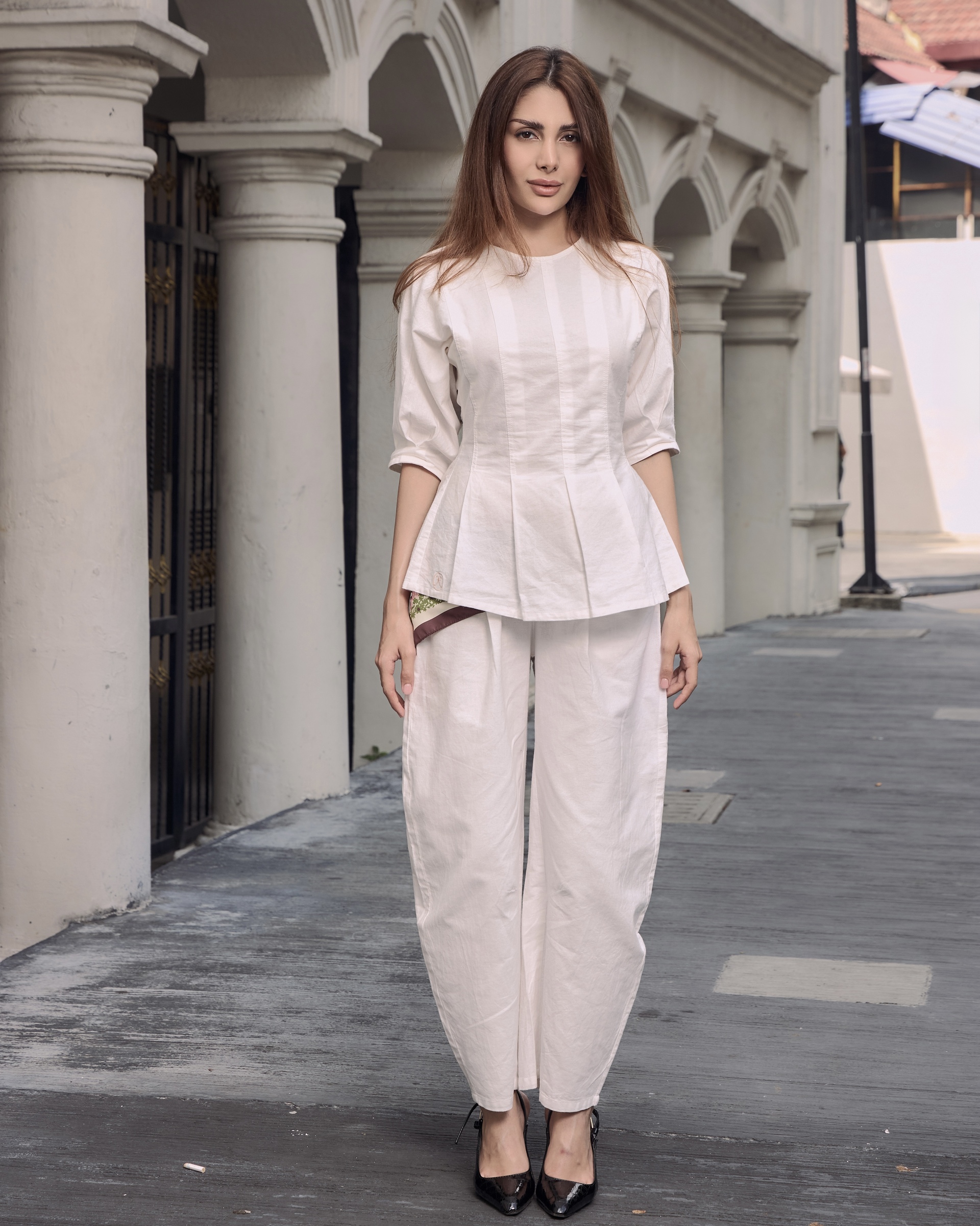 COVER FINURA LINEN THE WEEKEND EDIT white 1