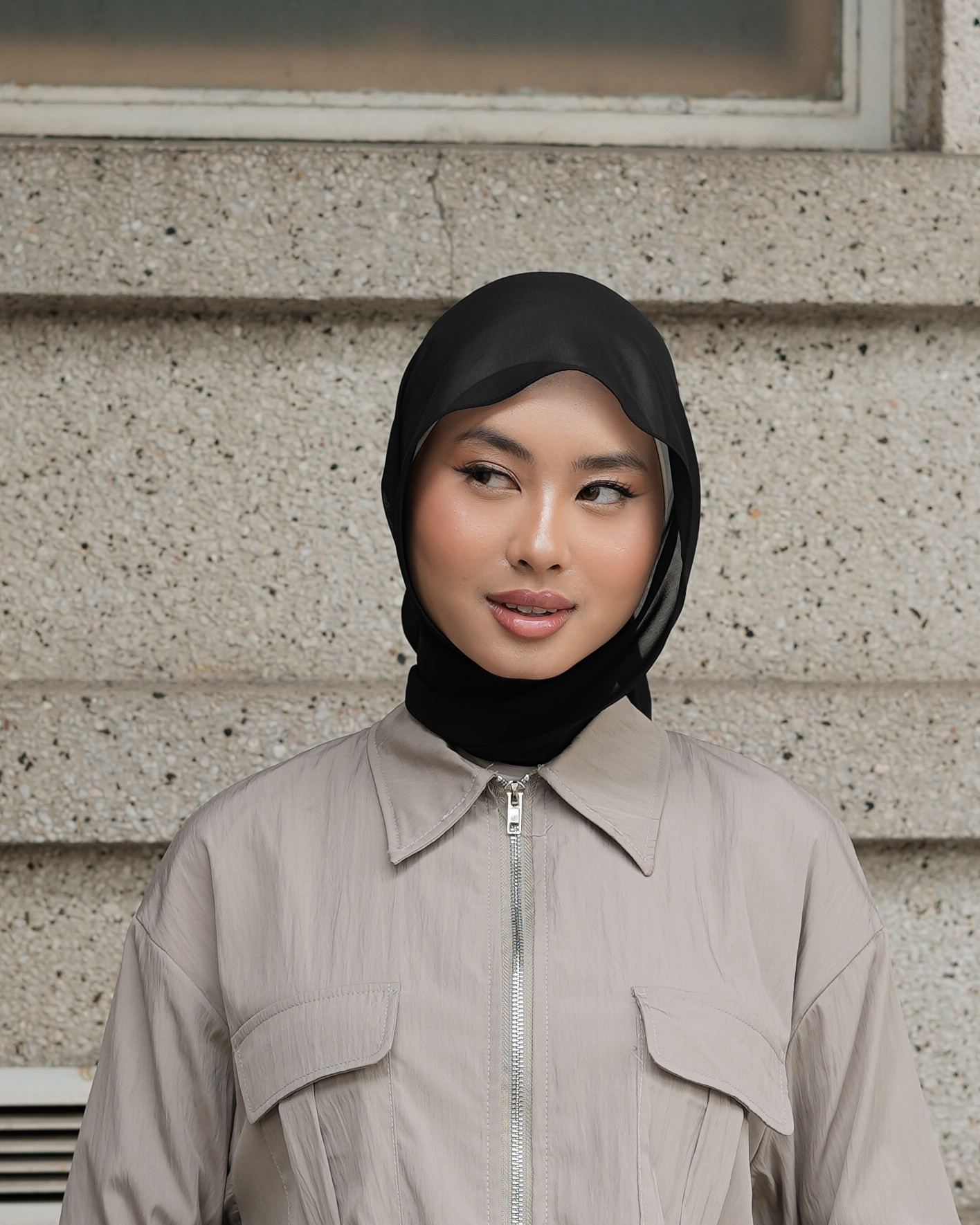 Ayu Bawal Shawl In Black