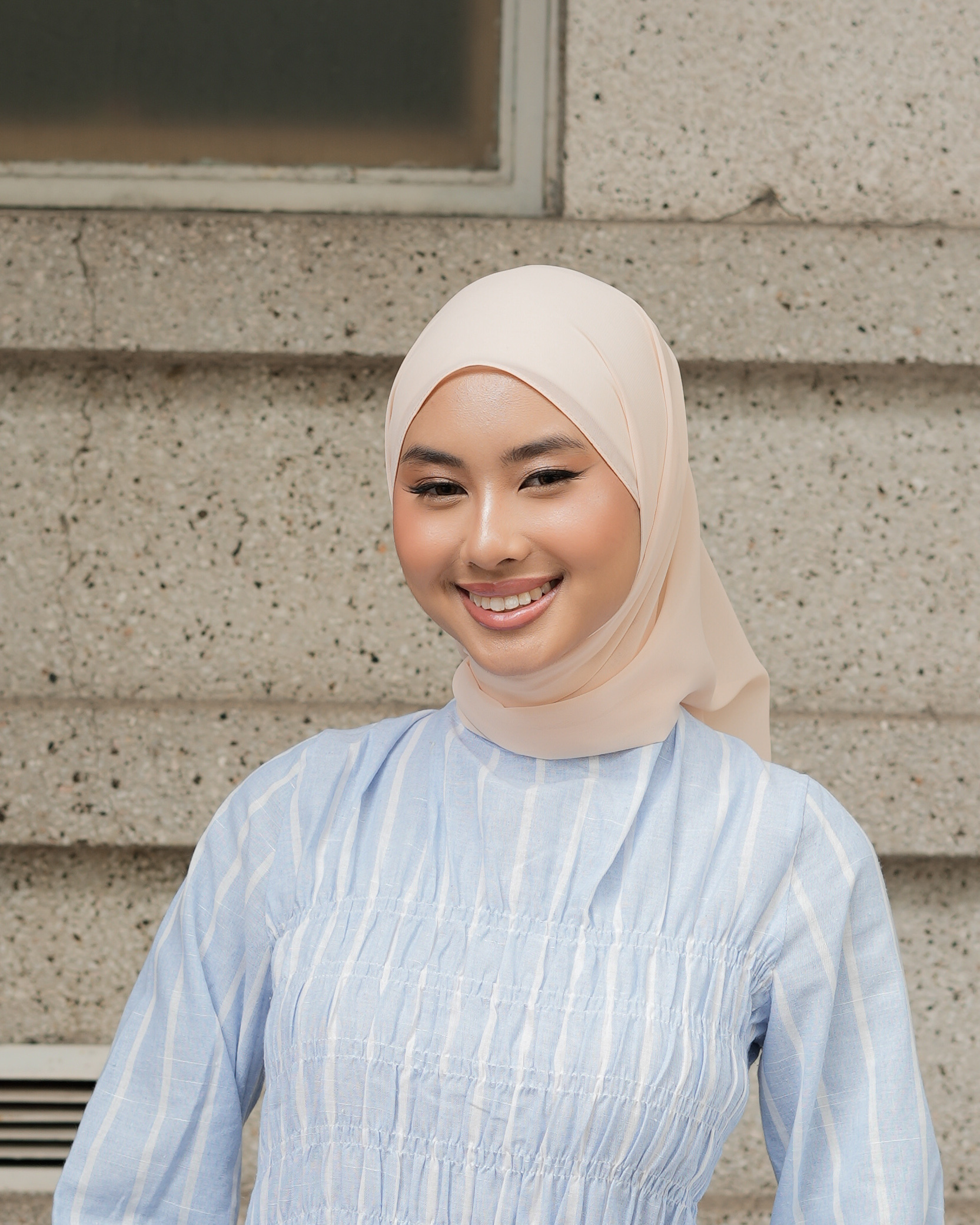 Ayu Bawal Shawl In Peach