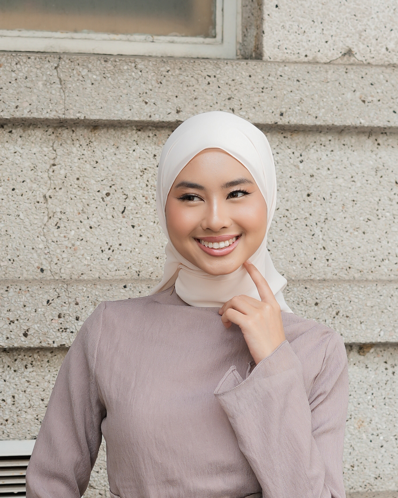 Ayu Bawal Shawl In Buttermilk(1)