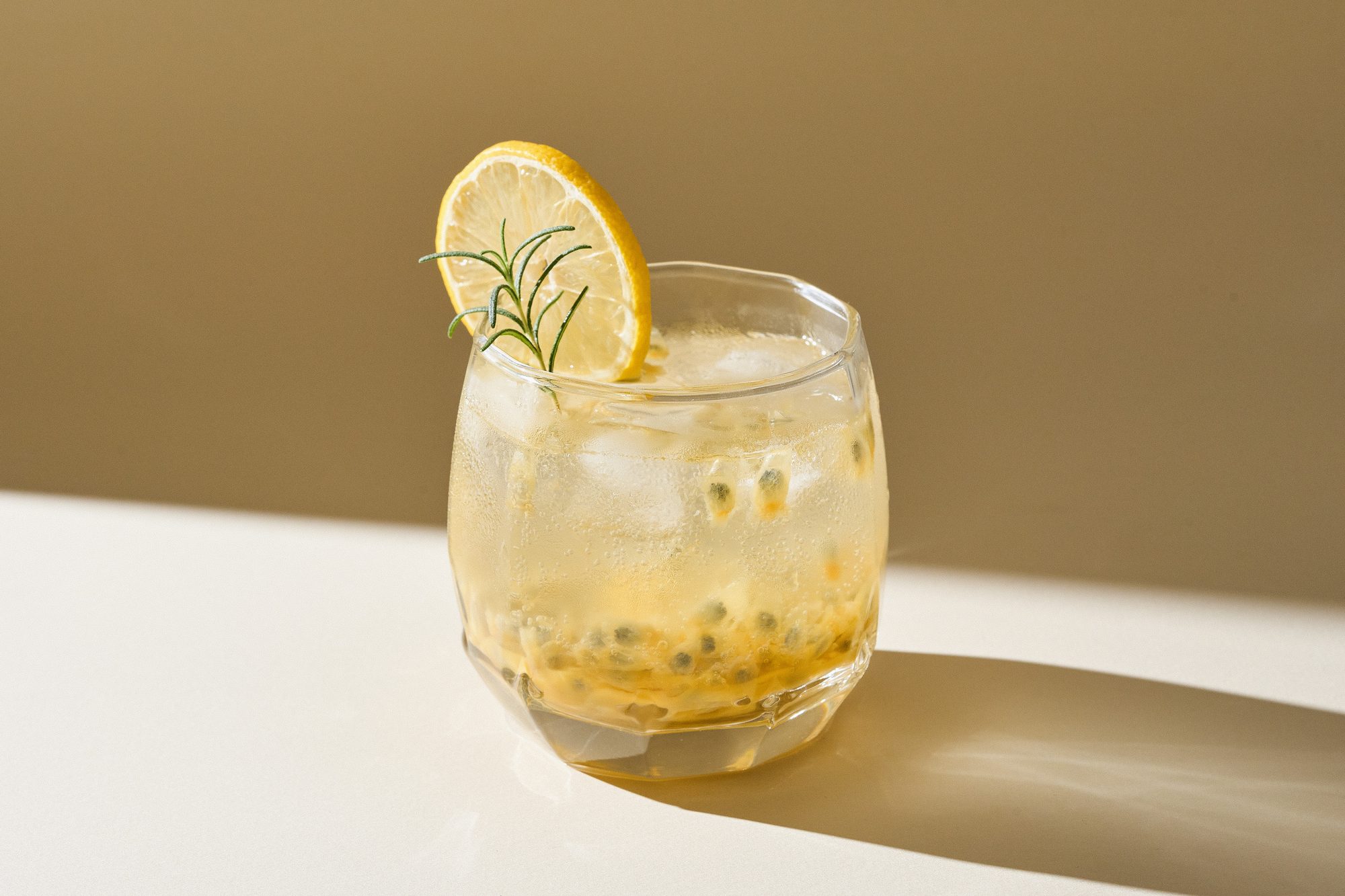serving-sparkling-drink