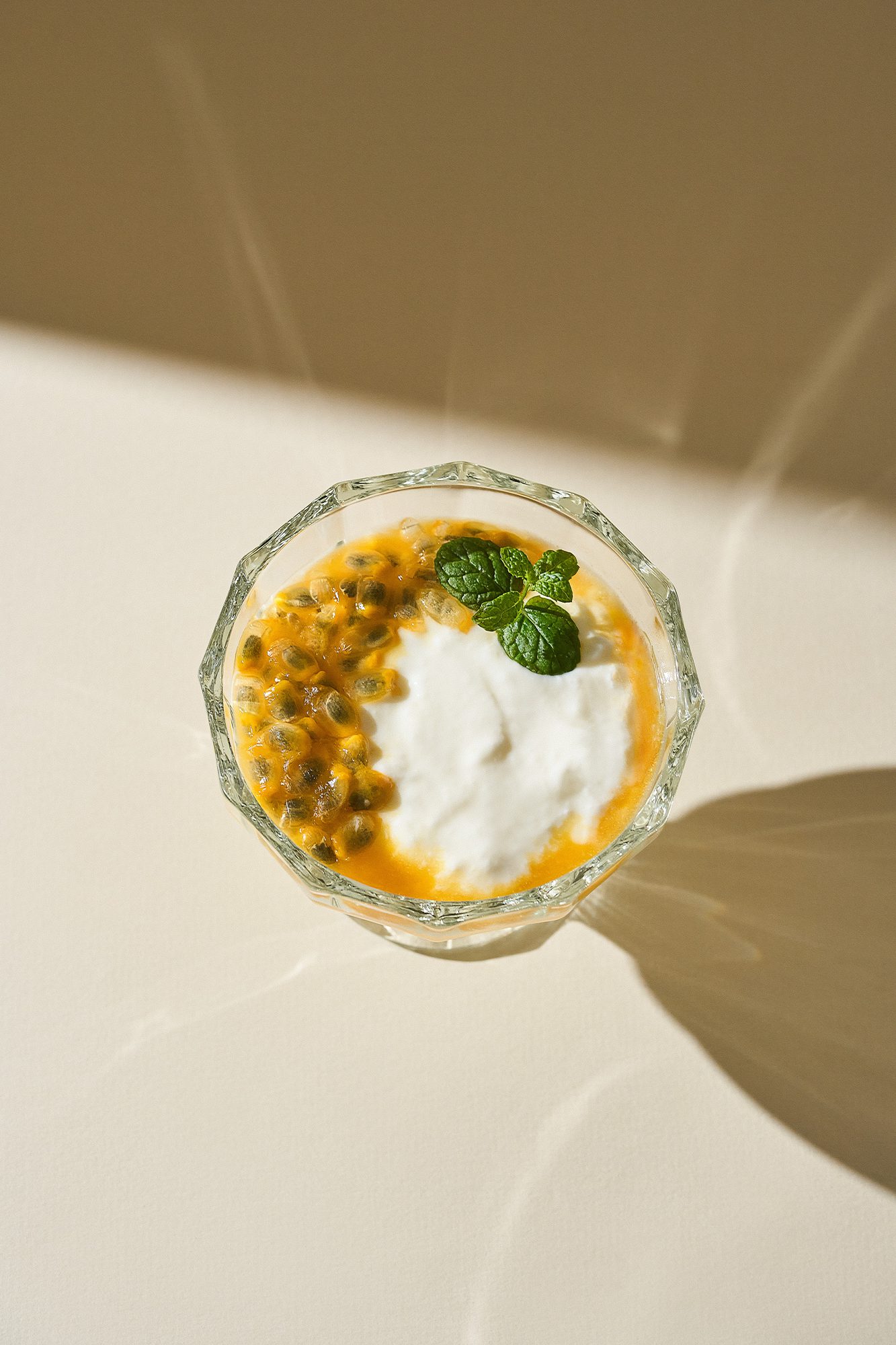serving-yogurt-bowl