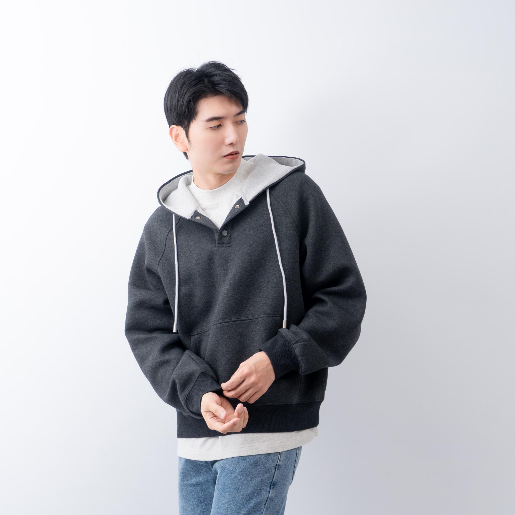 黑色