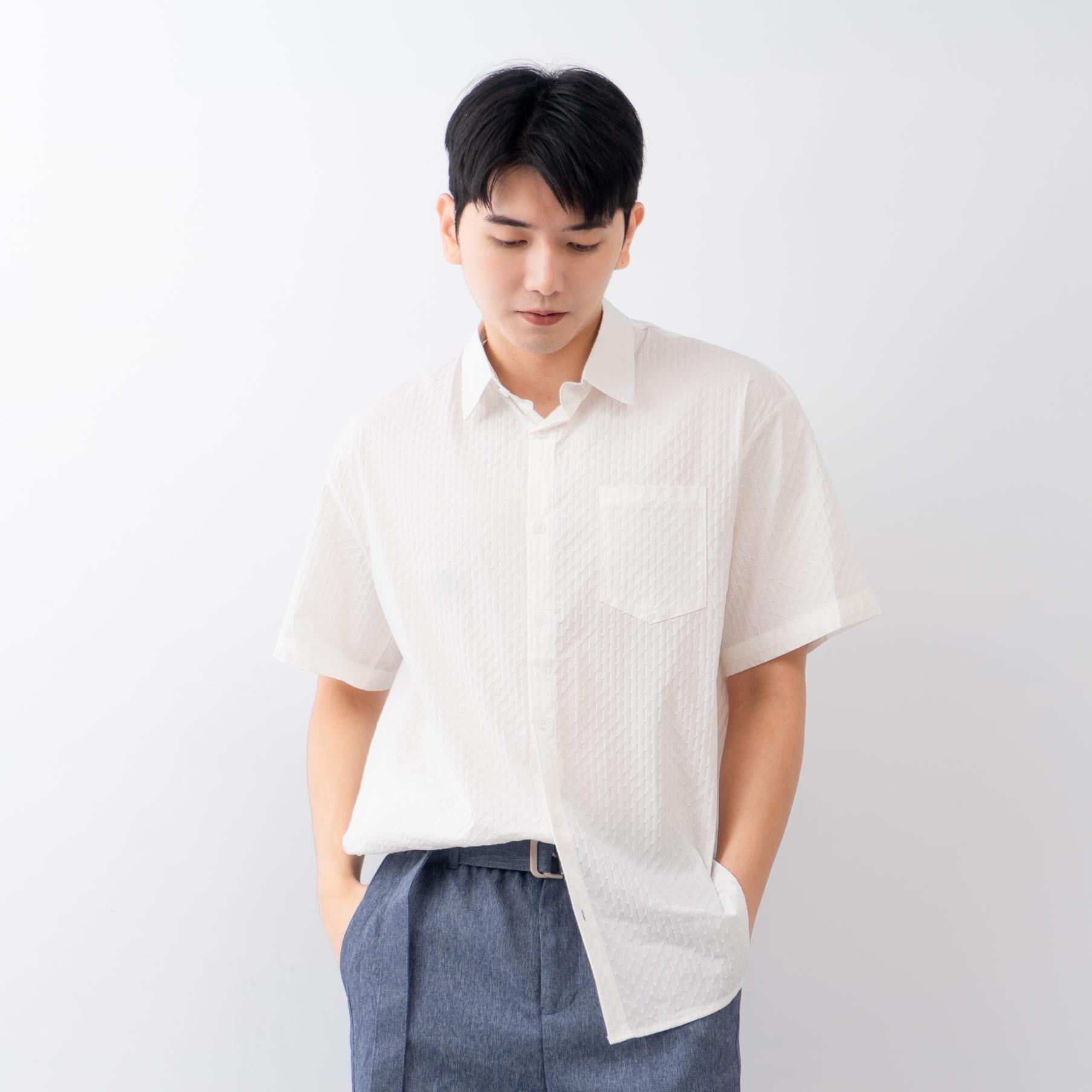 白色