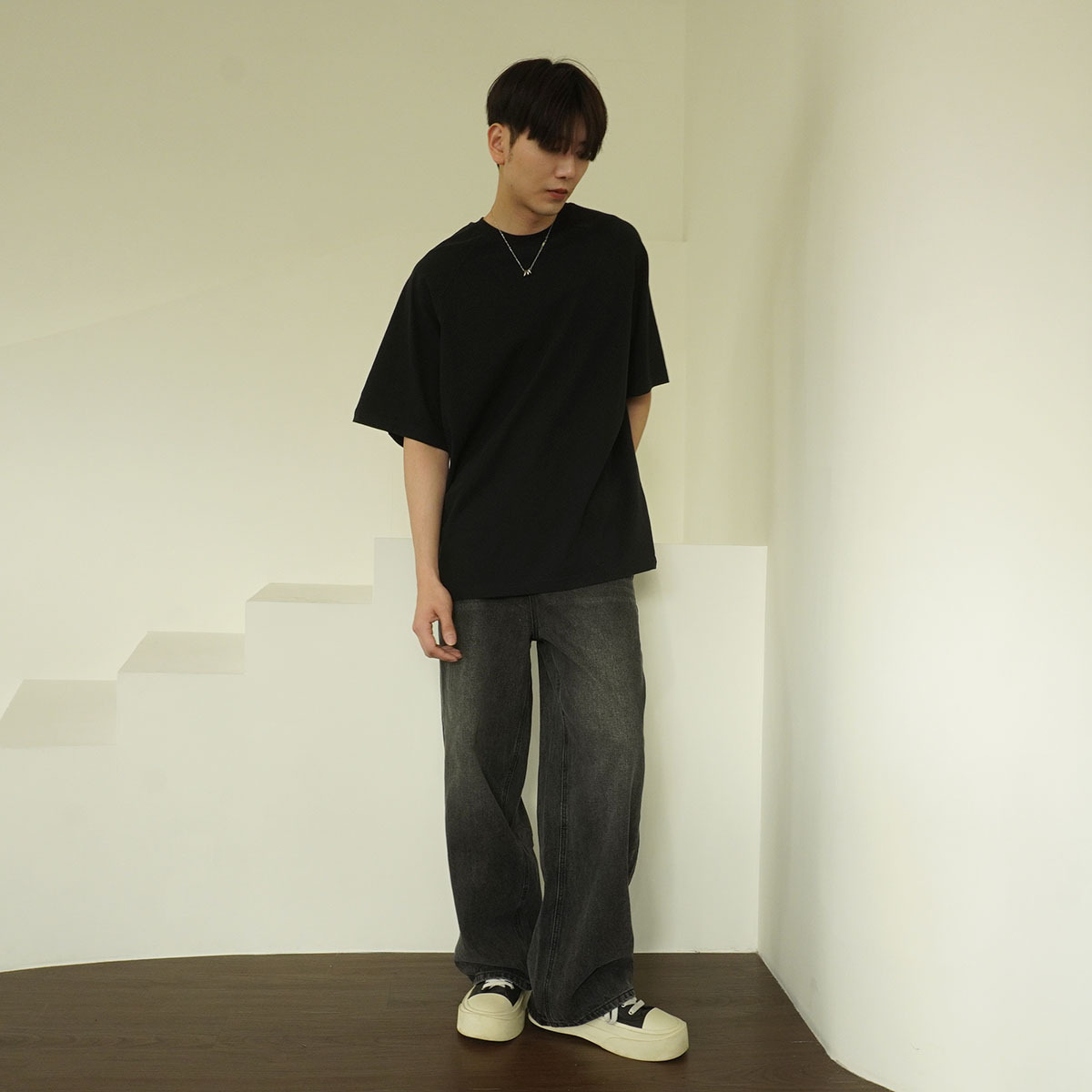 黑色