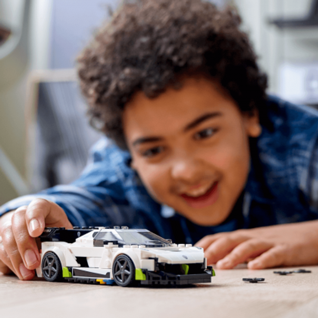 Koenigsegg_Jesko_LEGO_Speed_76900_5-420x420