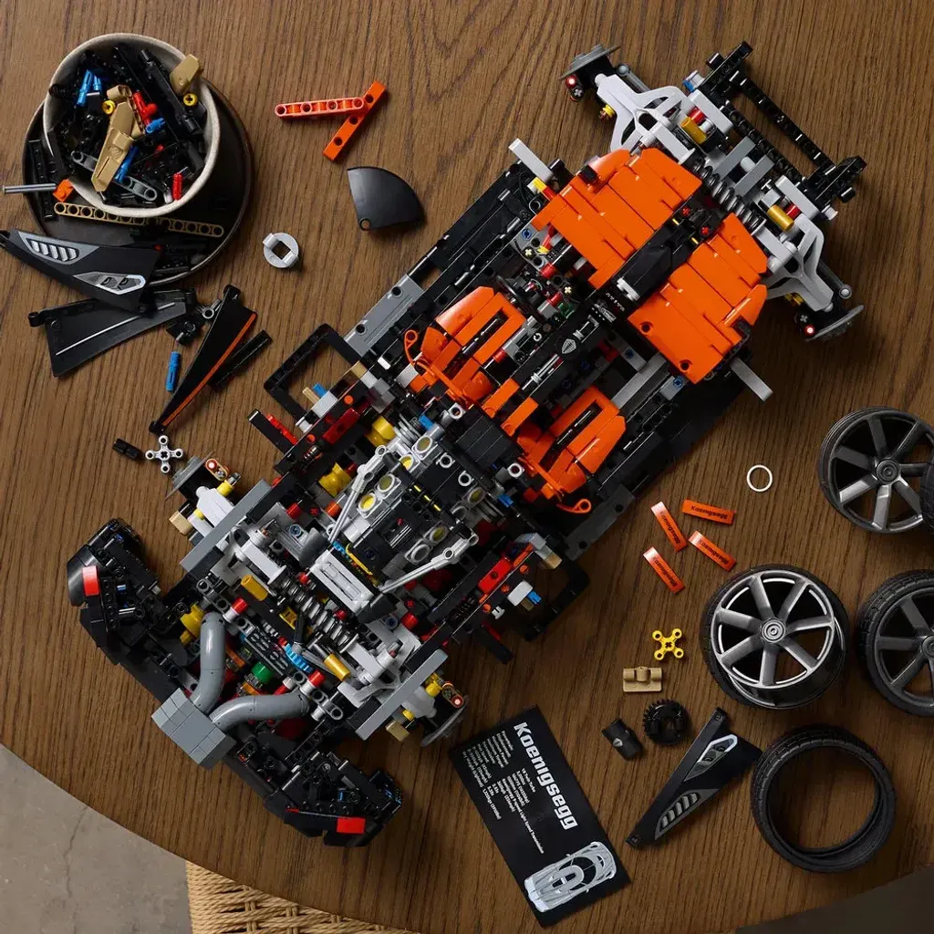 42232-Lifestyle-Build-crop