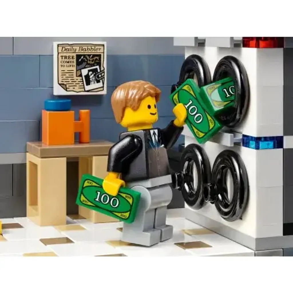 lego-10251-brick-bank (3)