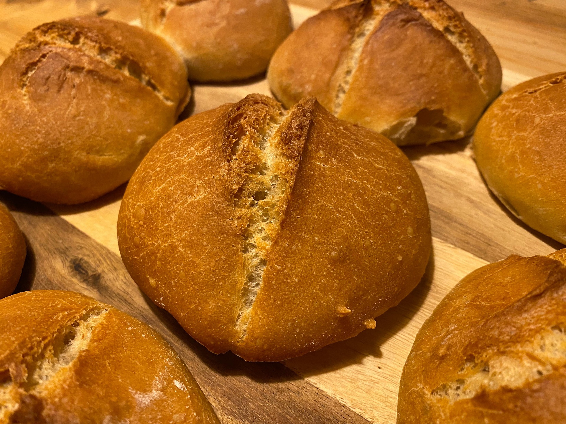 Sourdough vs Regular Bread: What Makes Sourdough Different?