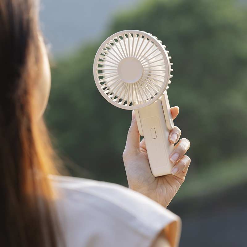 【玩轉擺頭多功風扇】夏日續命神器，憑什麼出道？