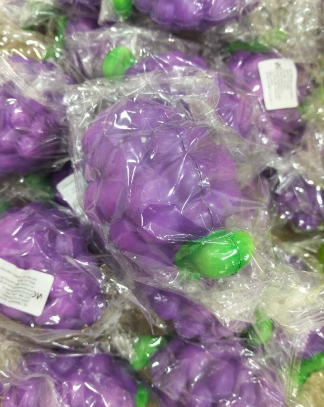 grape-squishy-toy-1