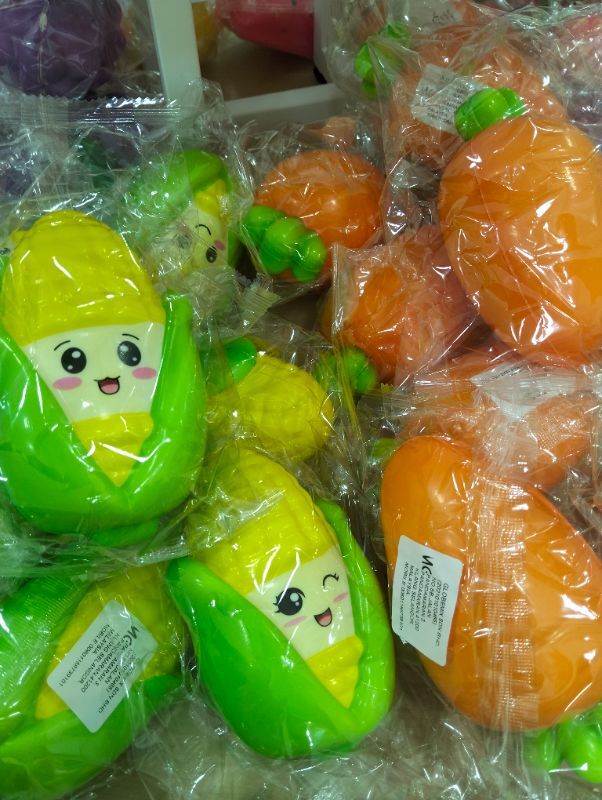 corn-carrot-squishy-toy-1