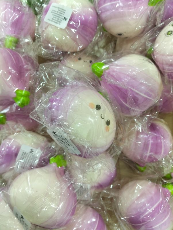 onion-squishy-toy-1