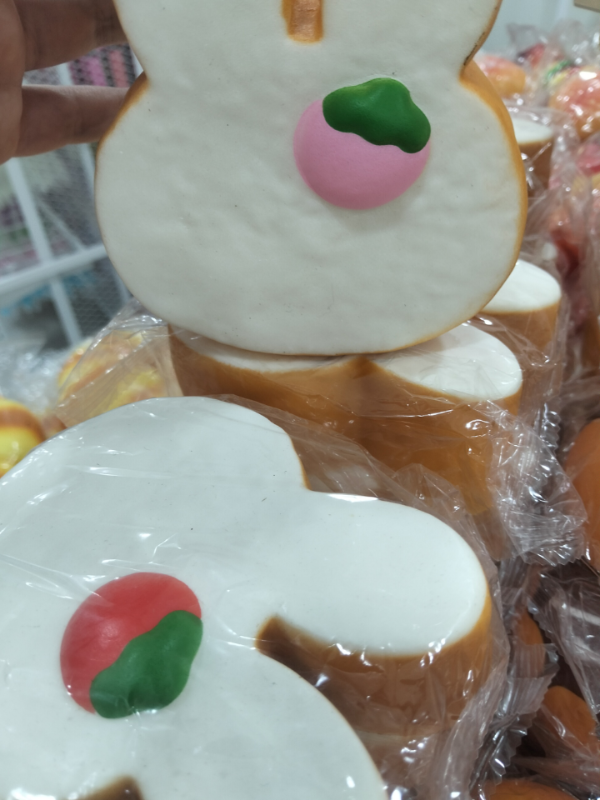 japanese-strawberry-rabbit-toast-1