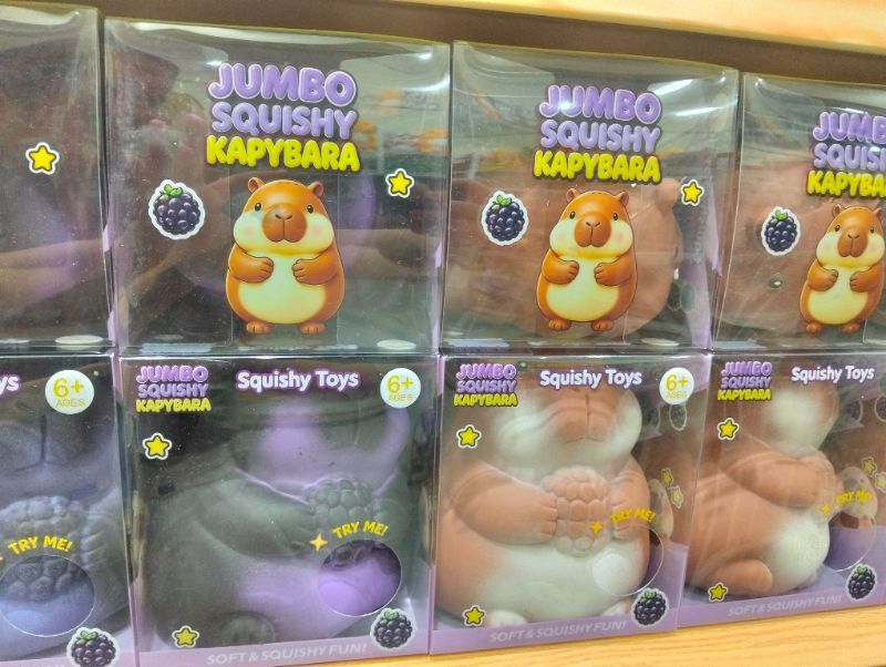 jumbo-squishy-capybara-1