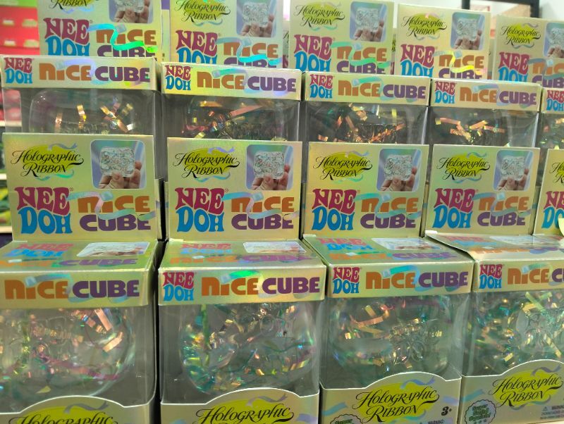 needoh-holographic-ribbon-1