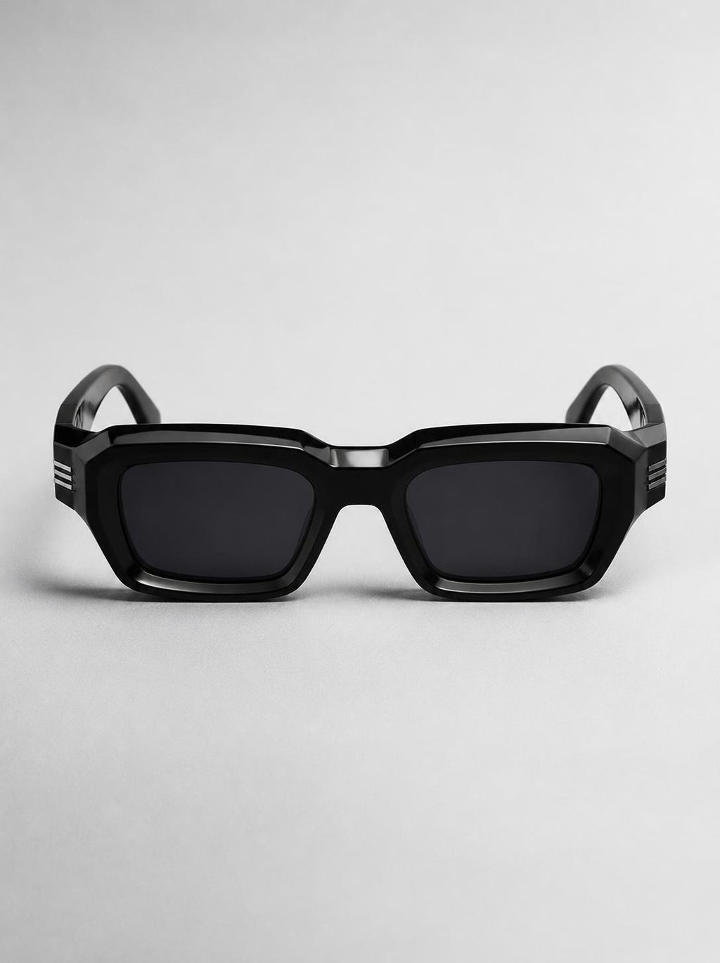 product-05-chunky-sculpted-black-acetate