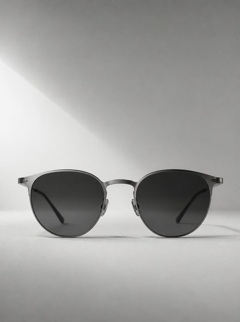 product-12-thin-titanium-panto