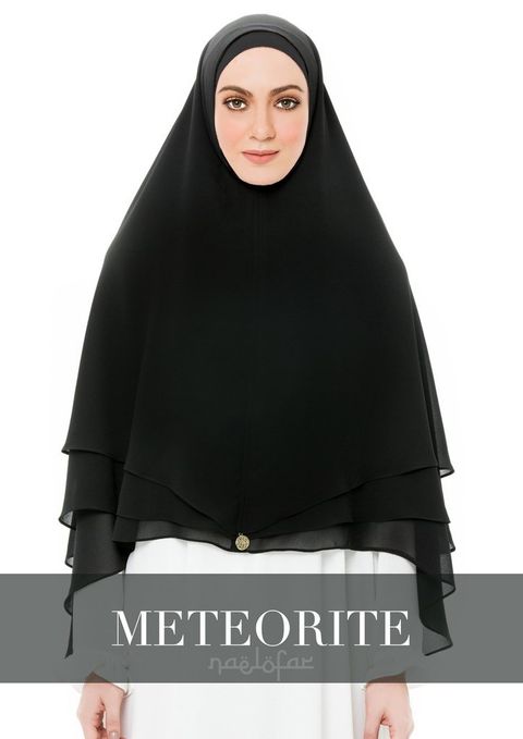 Khimar_Aisya_-_Meteorite_286a4e97-2f66-4c42-8e1d-53fa720b3309_1024x1024.jpg