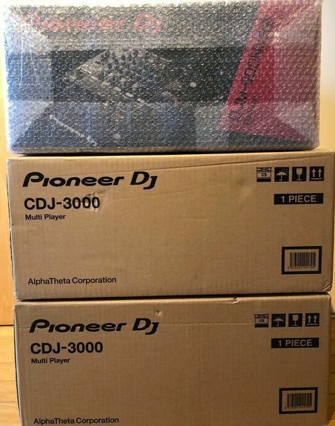 Pioneer DJ CDJ-3000 Professional Multi Player 2 Pair + DJM-900NXS2 100V.jpg