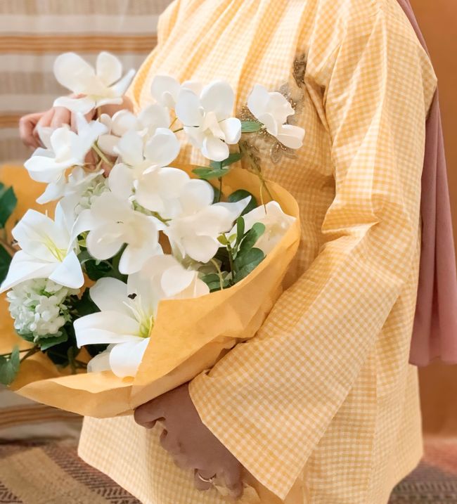 Delooqa Clothing | DELOOQA LEBARAN 2026 - Bertenang Tenang Khamisah in Cempaka Kuning