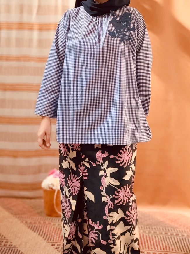 Delooqa Clothing | DELOOQA LEBARAN 2026 - Bertenang Tenang Khamisah in Bunga Telang