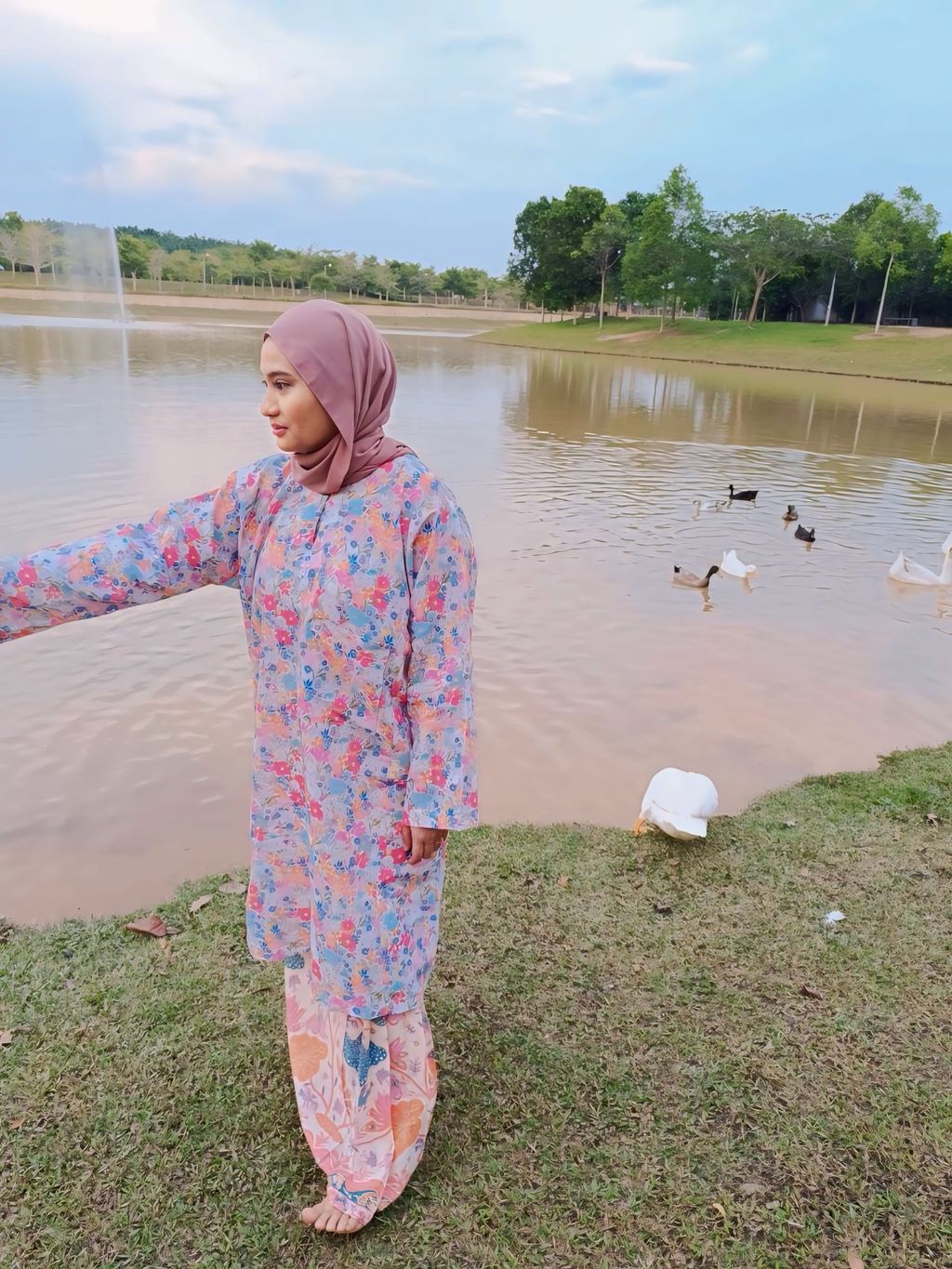 Kurung Zahra in Kebun Jambu Merah