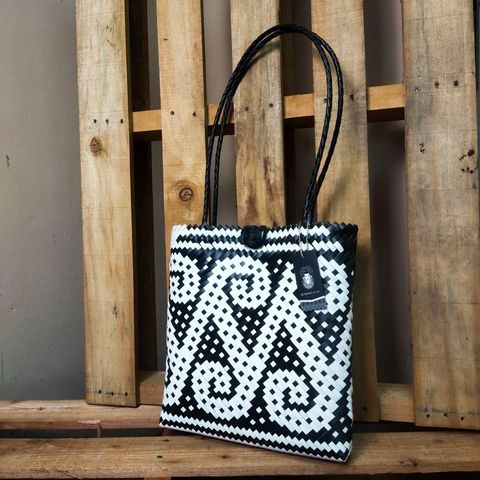 Thalia BAg.JPG