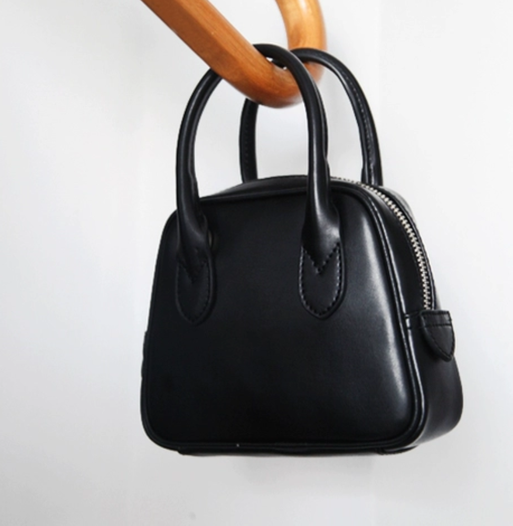 Indie Designs Classic Leather Boston Bag – Indie Designs Indie Designs Classic Leather Boston Bag – Indie Designs