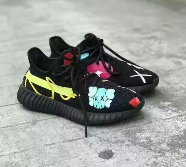 yeezy 350 v2 kaws