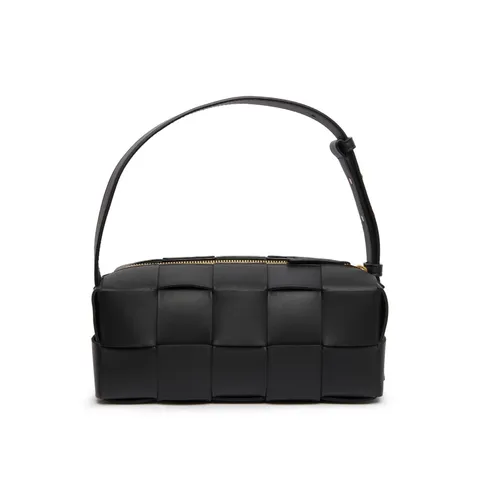 881EF326-1769-4E4C-BD17-7E69B1F17979