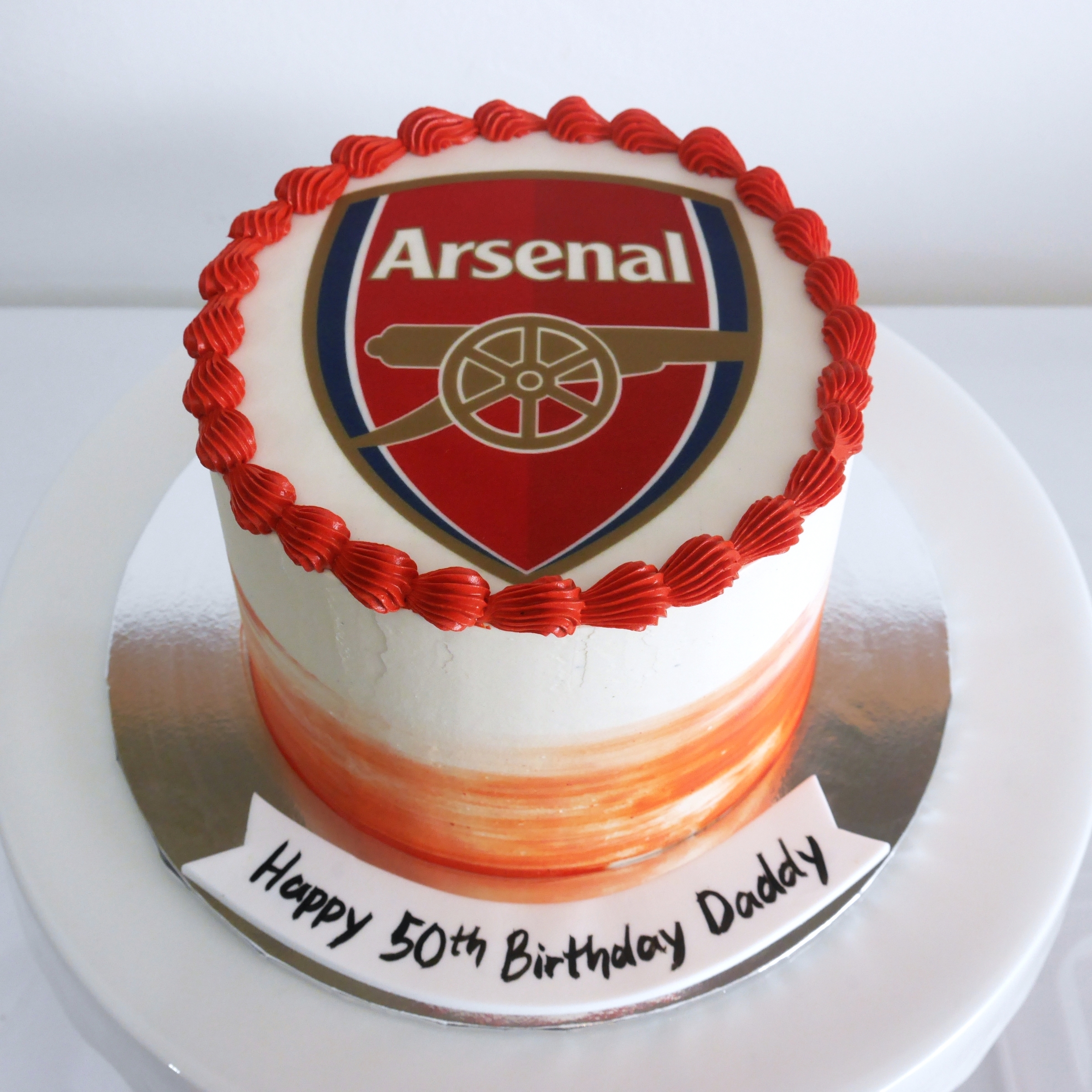 Arsenal Football Cake - Decorated Cake by Lorraine - CakesDecor